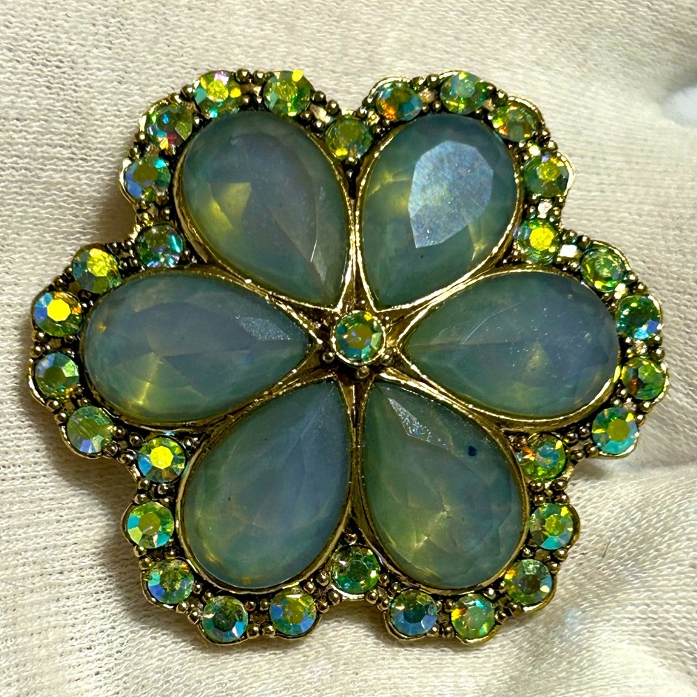SPECTACULAR VINTAGE MONET COSTUME BLUE & GREEN GEM-STUDDED BROOCH NWOT GORGEOUS